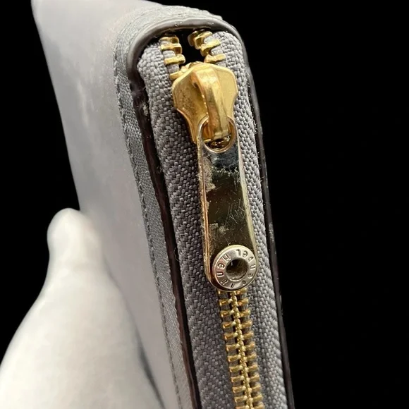 Henri Bendal Jetsetter Zip Portfolio Wallet - EUC - Picture 10 of 11